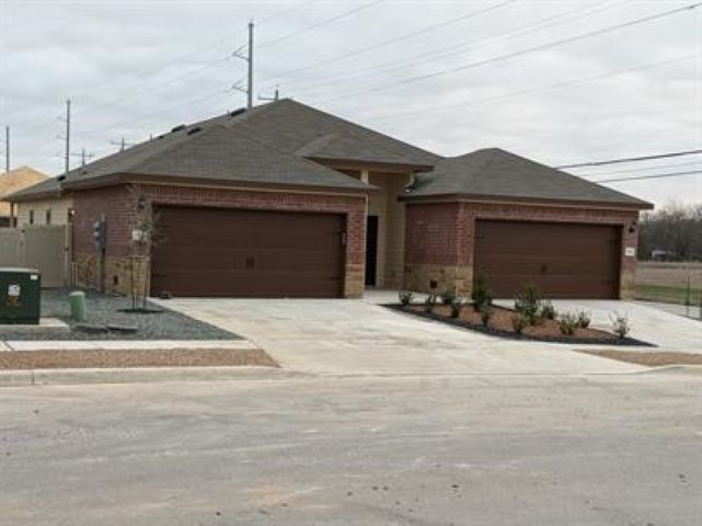 1103 Stanley Way - 1