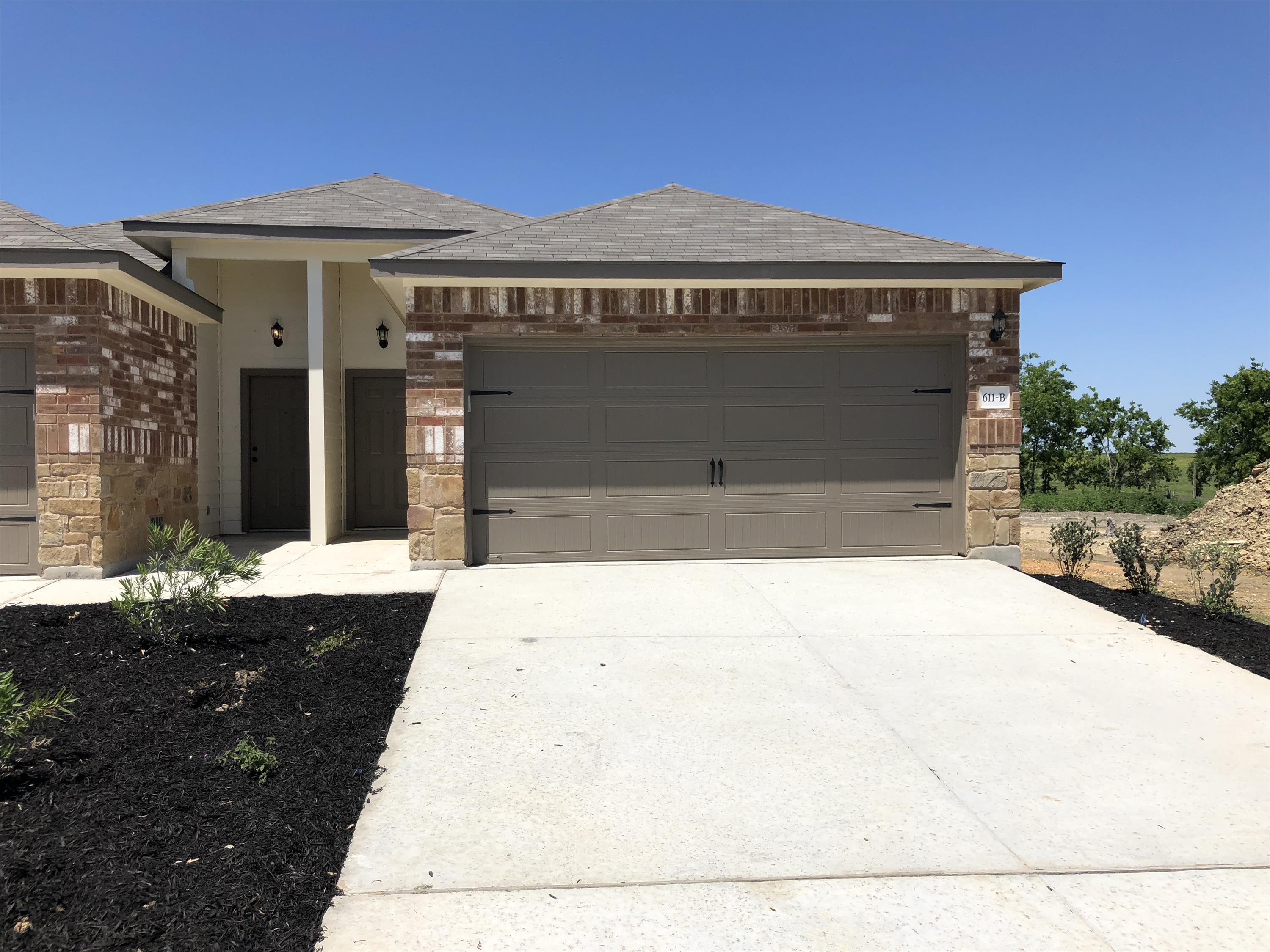 201 Joanne Loop - B